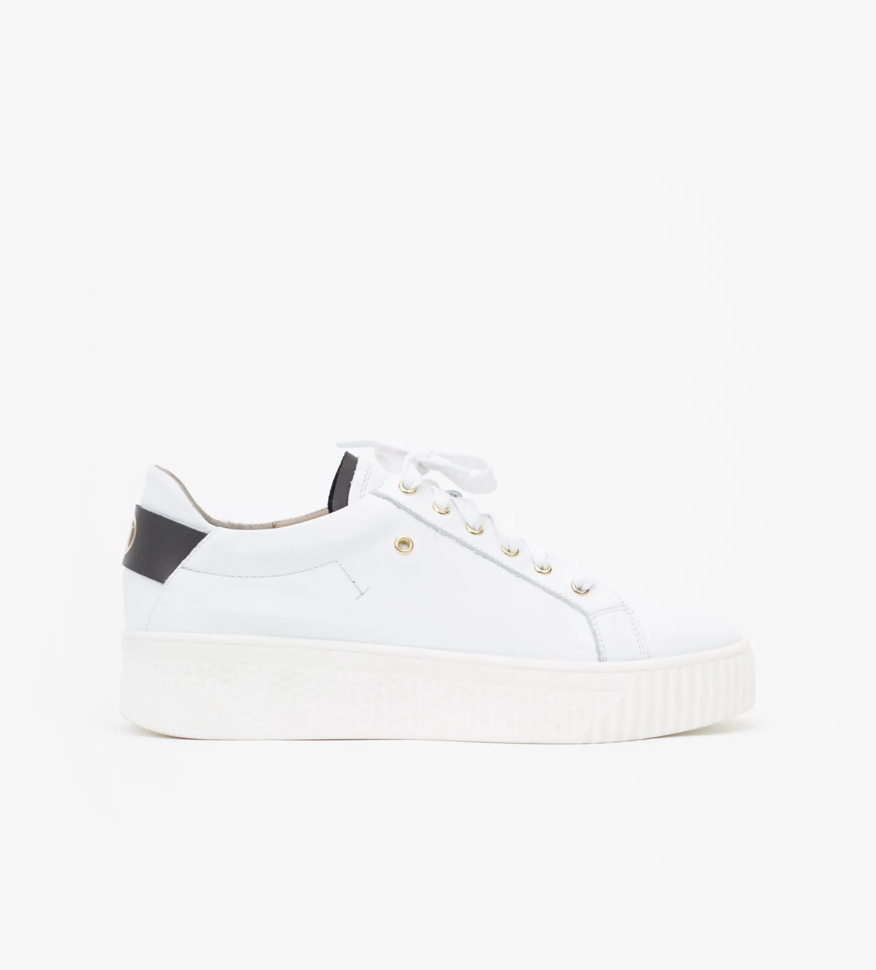 Białe sneakersy damskie