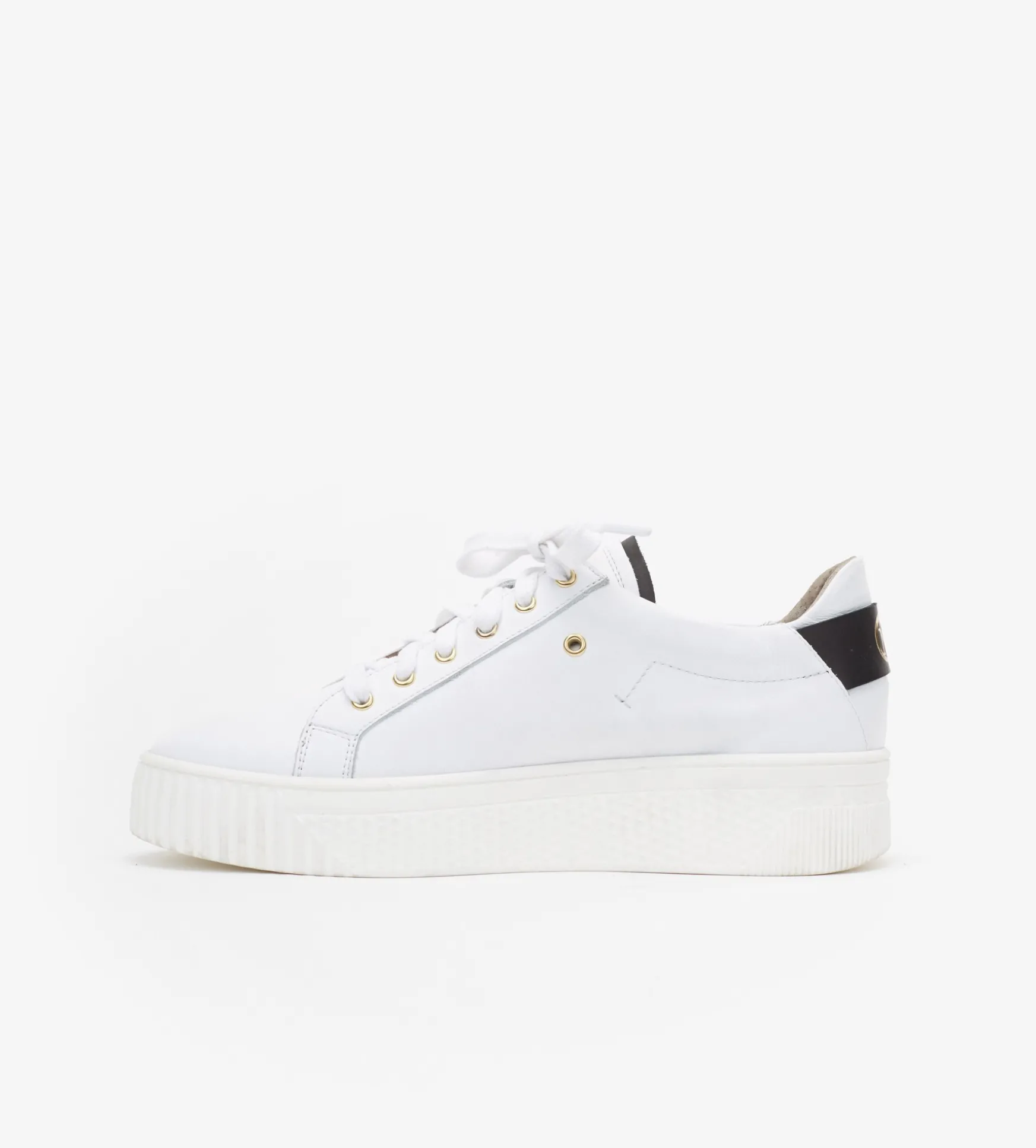 Białe sneakersy damskie