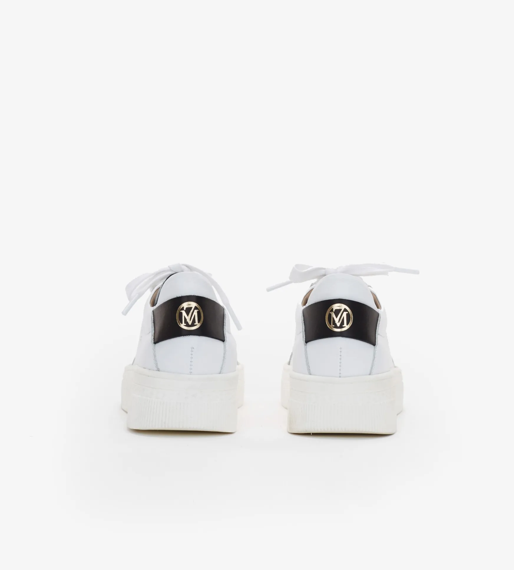 Białe sneakersy damskie