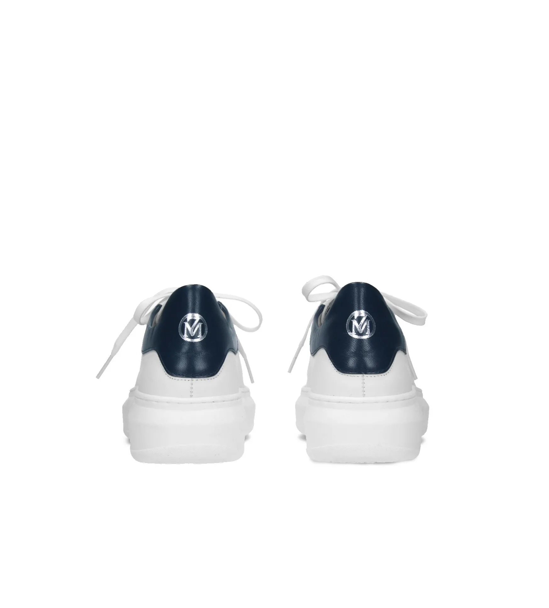 Białe sneakersy damskie