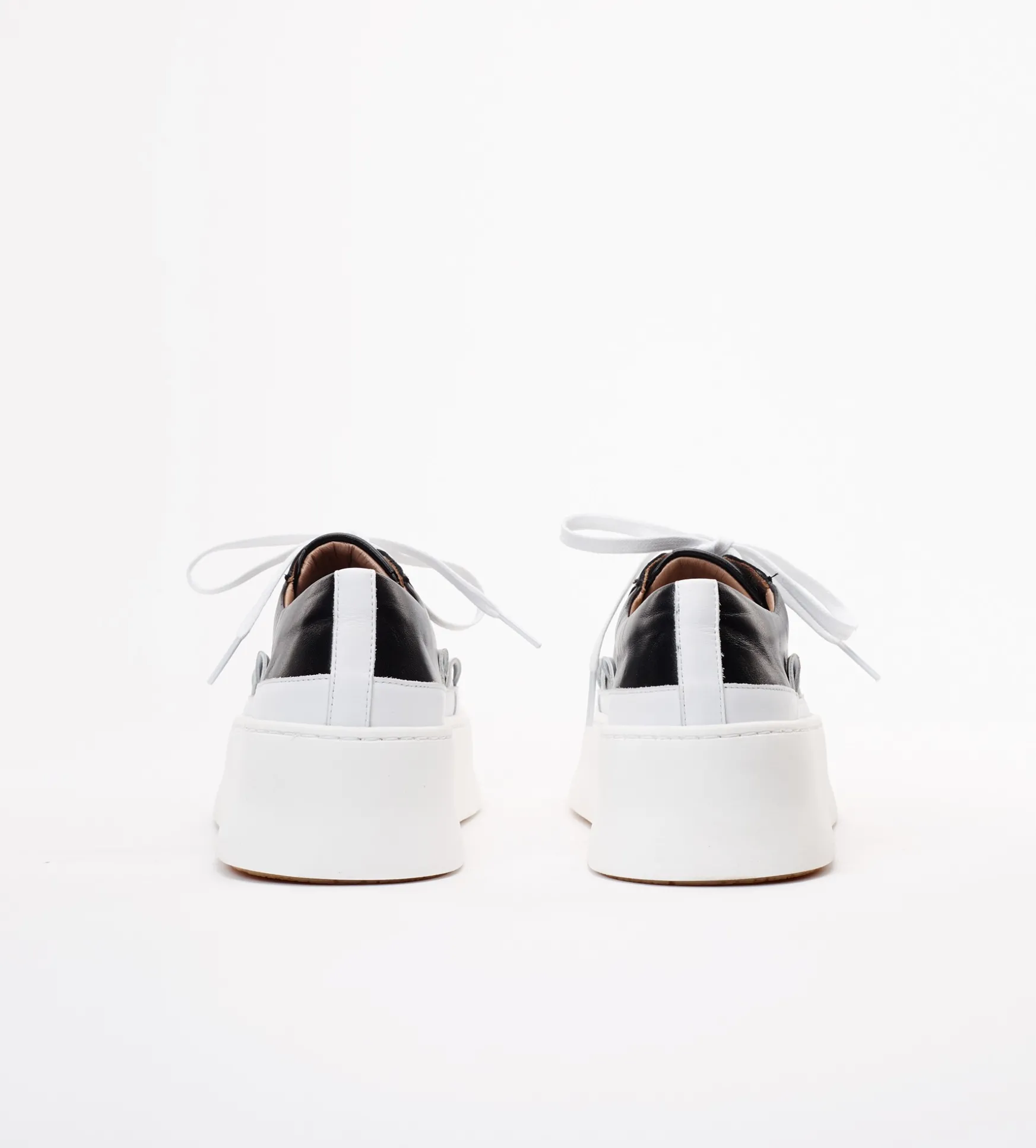 Czarne sneakersy damskie